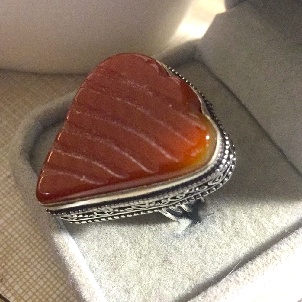 New Pretty Carved Carnelian design Ring - Picture 5 of 13
